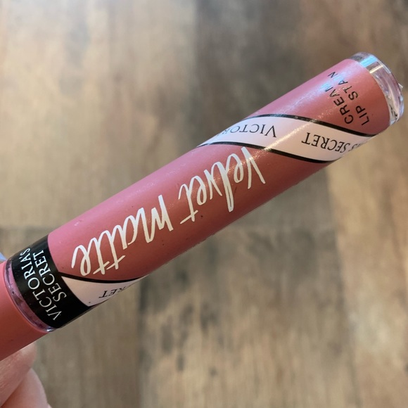 Victoria's Secret Vintage Velvet Matte Cream Lip Stain - Picture 4 of 5